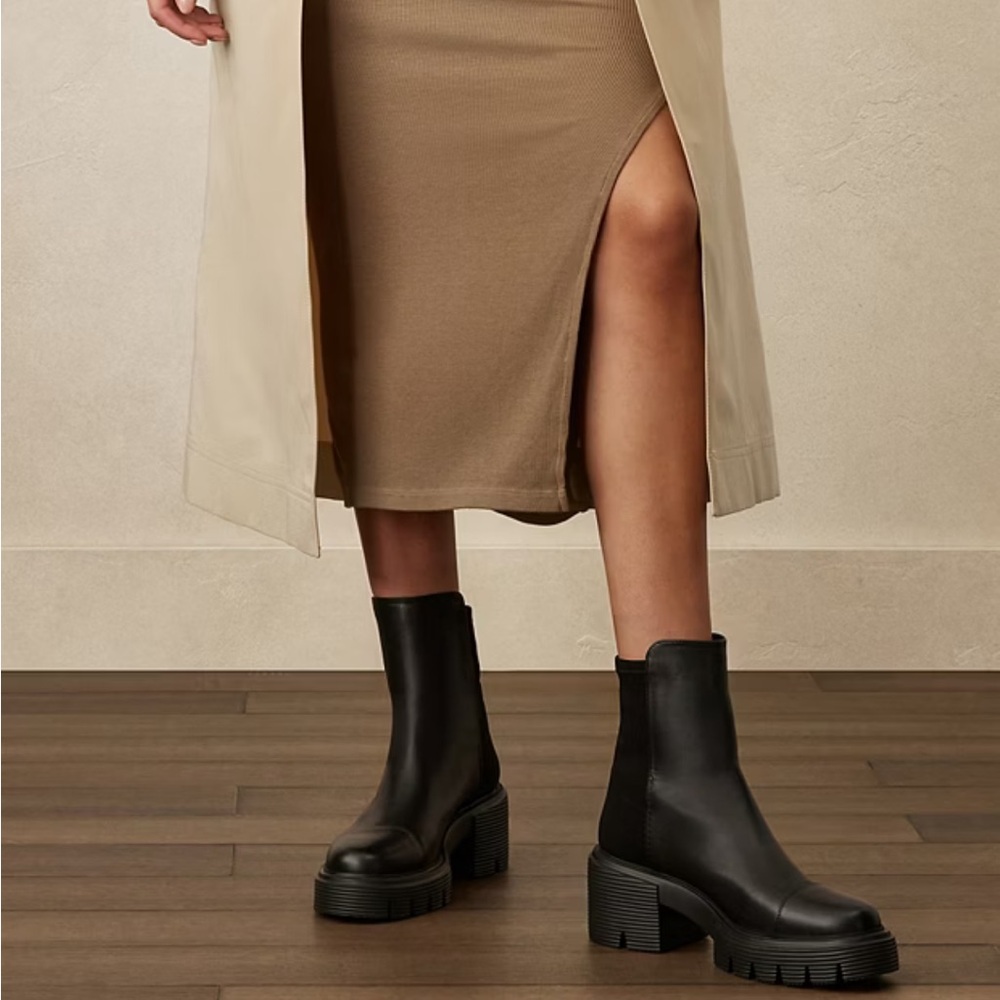 NWOT Stuart Weitzman 5050 Soho booties